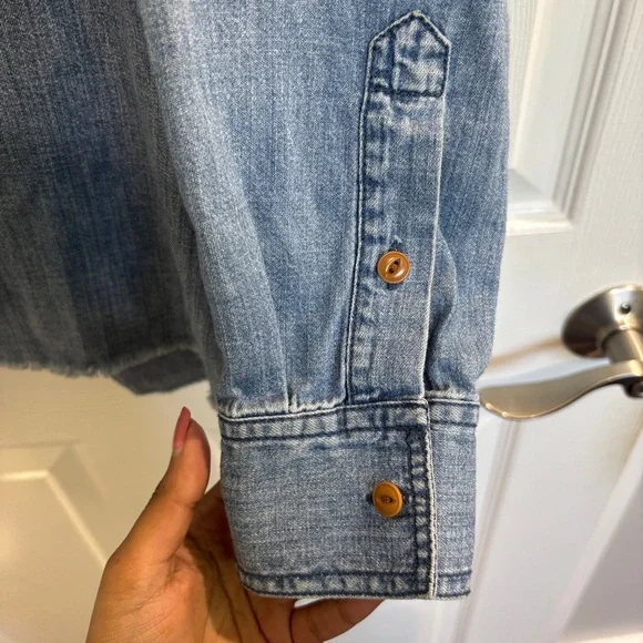 Madewell Cut Off Denim Shirt - Picture 7 of 10